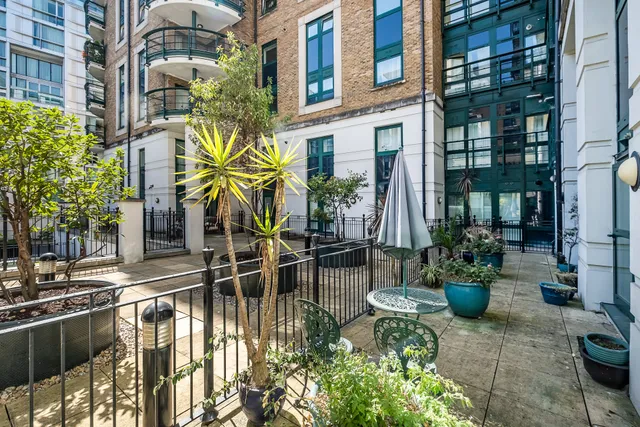Warwick Road, LONDON, W14