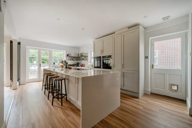 Ray Mill Road East, Maidenhead, SL6