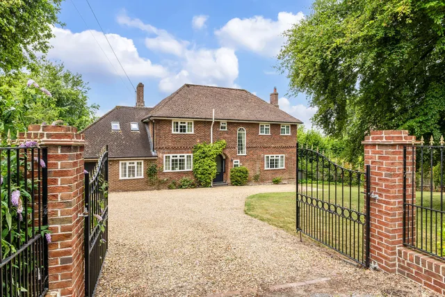 Westbury Road, Warminster, BA12