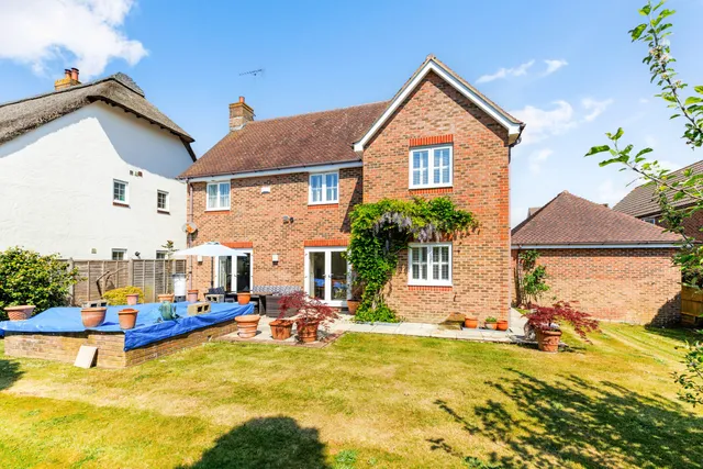 Waterford Gardens, Littlehampton, BN17
