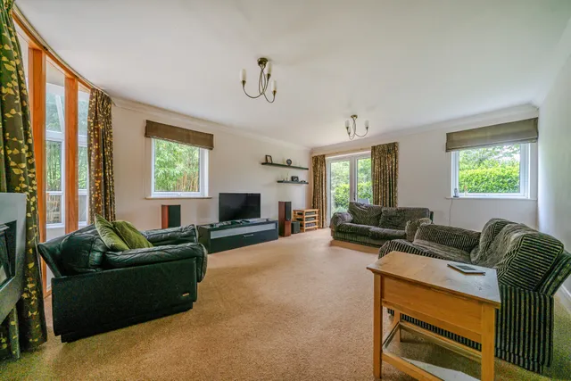 Bristol Road, Thornbury, BS35