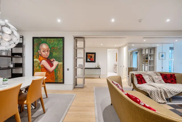 Duchess Of Bedfords Walk, London, W8