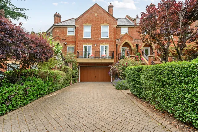 Amersham Road, Chalfont St. Giles, HP8