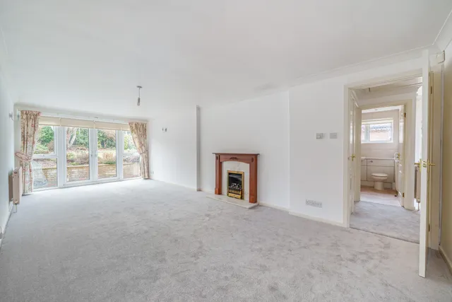 Brookside Crescent, Cuffley, EN6