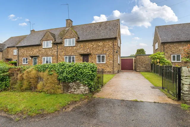 Lime Avenue, Eydon, NN11