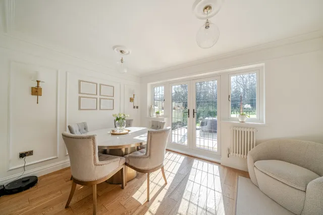 Warbrook Lane, Eversley, RG27