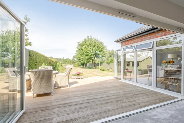 Jenkins Lane, St. Leonards, Tring, HP23
