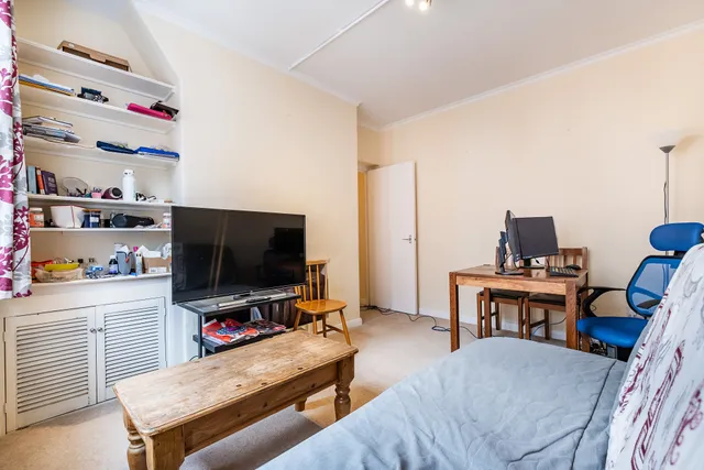 Vauxhall Bridge Road, London, SW1V