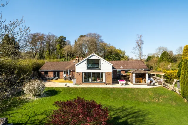 Petersfield Road, Monkwood, SO24