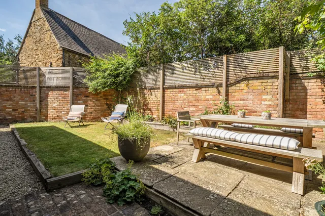 Earls Lane, Deddington, OX15