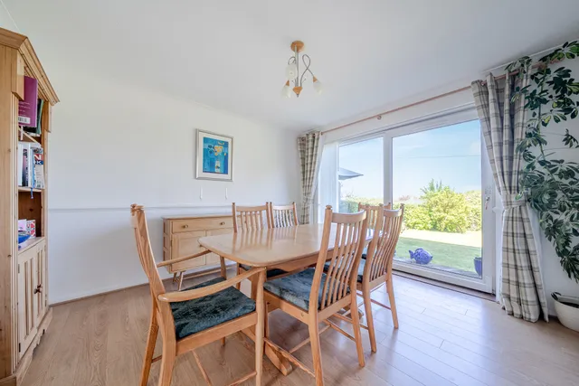 Manitoba Place, Eydon, NN11