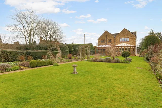 Horton Lane, Milcombe, OX15