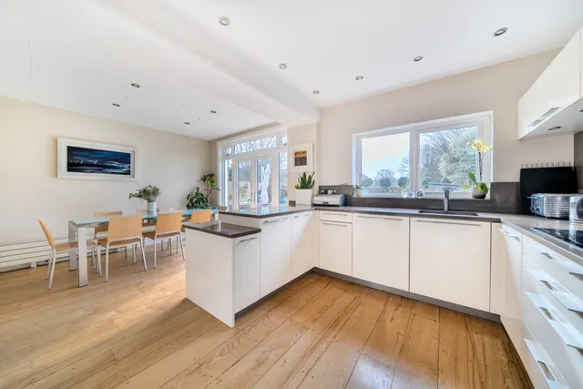 Laburnum Grove, Chichester, PO19