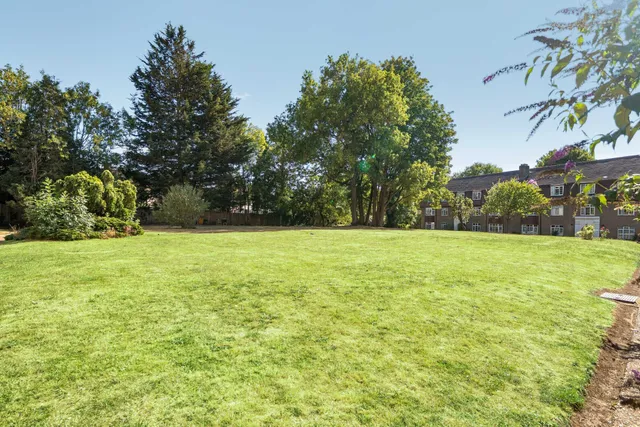 Kingston Road, Epsom, KT17
