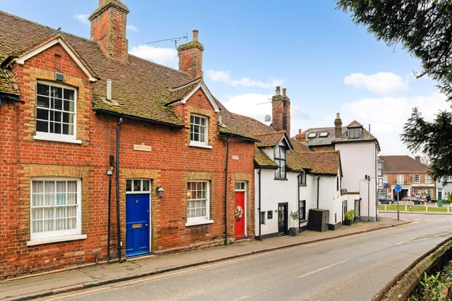 London Road, Datchet, SL3