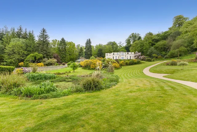 Henley, Haslemere, GU27
