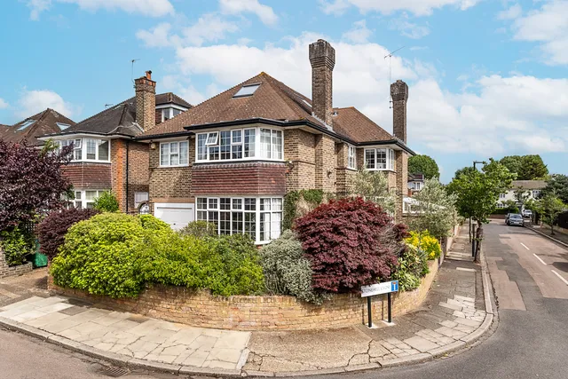 Stonehill Road, London, SW14