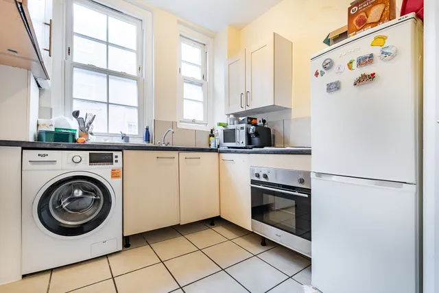 Vauxhall Bridge Road, London, SW1V