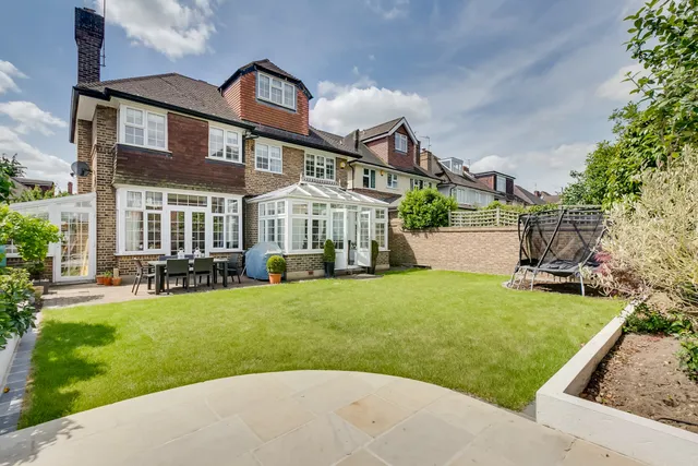 Stonehill Road, London, SW14