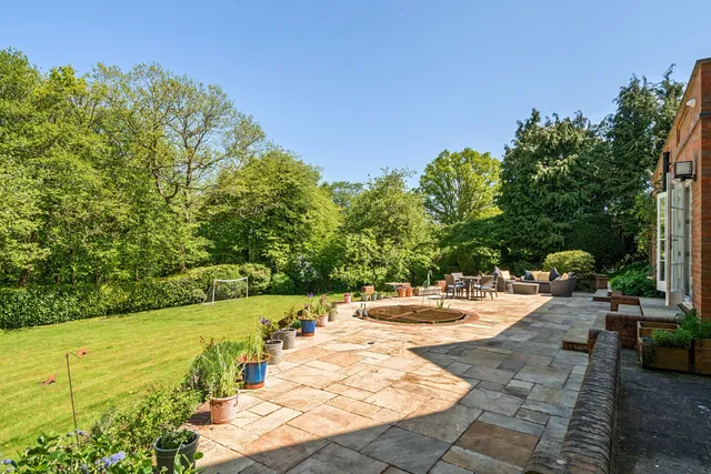 Chiltern Road, Ballinger, HP16