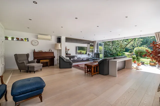 Church Meadow, Surbiton, KT6