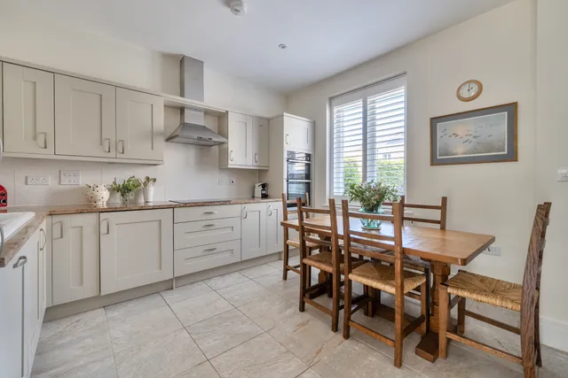 Charlotte Avenue, Chichester, PO19