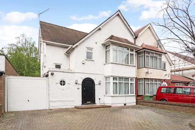 Whitchurch Lane, Edgware, HA8
