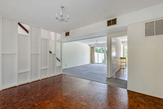 Crouchmans Close, London, SE26