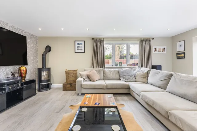 Blackmore Way, Wheathampstead, AL4