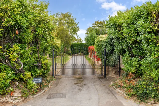 Churchfields Avenue, Weybridge, KT13
