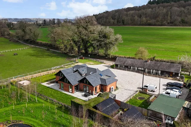 Sulham Lane, Pangbourne, RG8