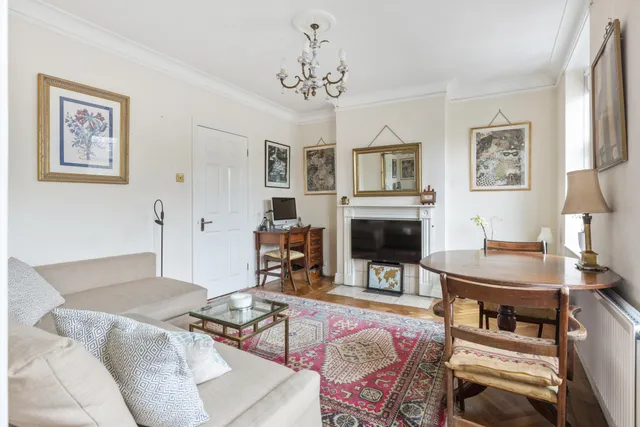 The Broadway, London, NW7