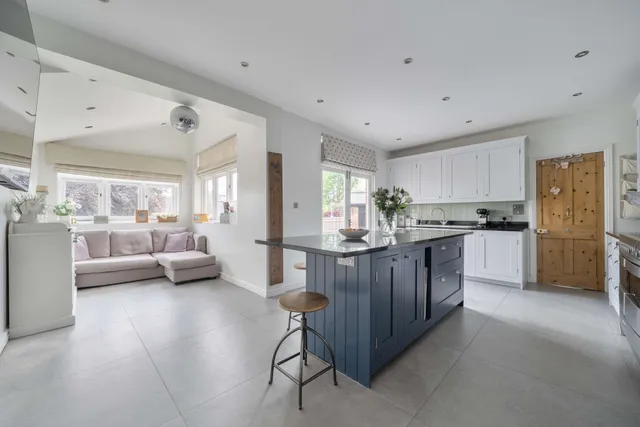 The Crescent, Maidenhead, SL6