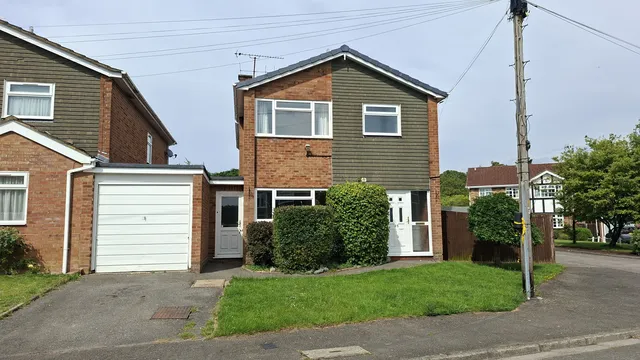 St. Margarets Grove, Great Kingshill, HP15