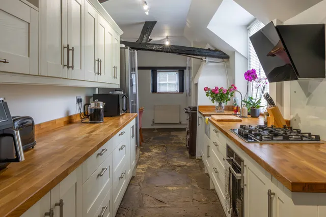 Easteds Lane, Southwater, RH13