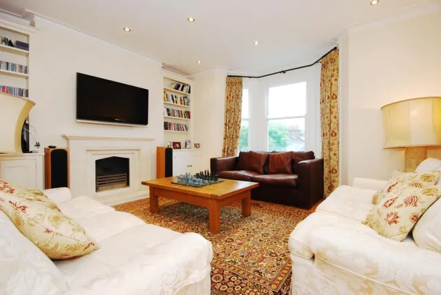 70 Venn Street, London, SW4