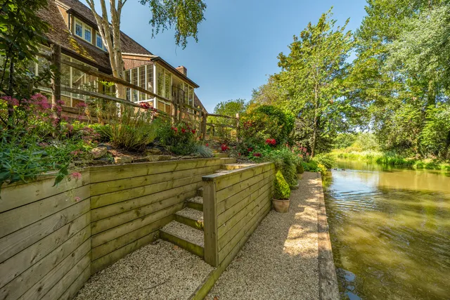 ميل لين، لورور هيفورد، OX25