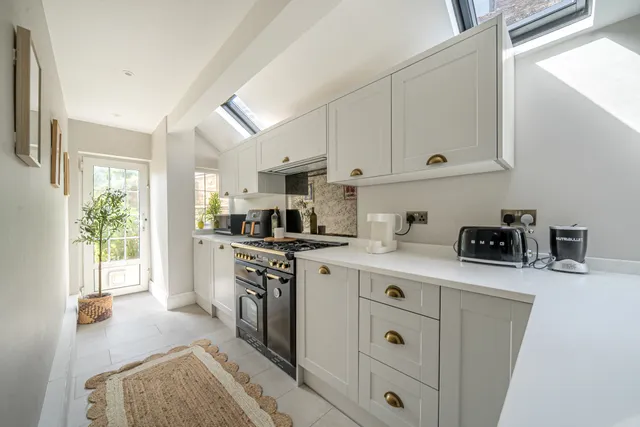 White House Close, Wooburn Green, HP10