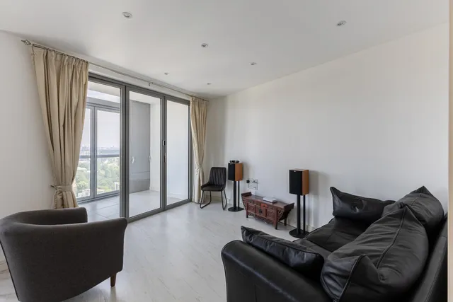Ealing Road, Brentford, TW8