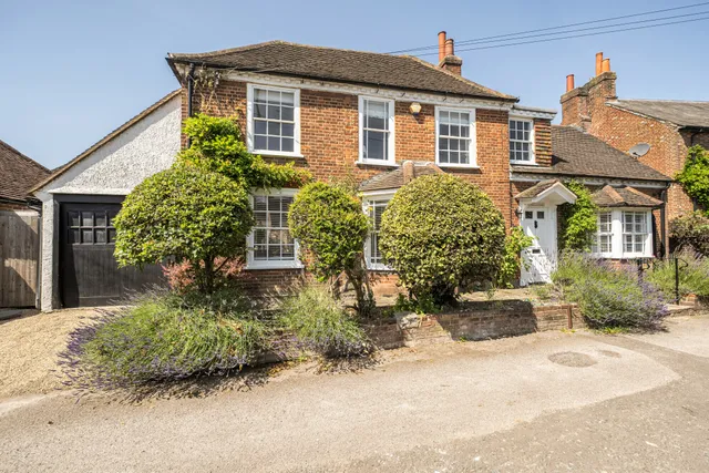 High Street, Merstham, RH1