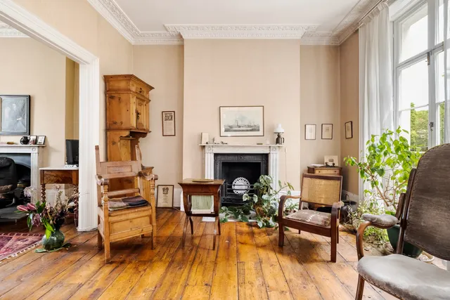 Canonbury Square, London, N1