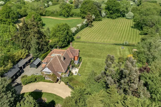 Vicarage Lane, Bovingdon, HP3
