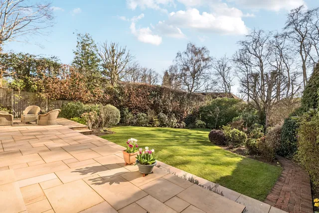 Trotsworth Avenue, Virginia Water, GU25