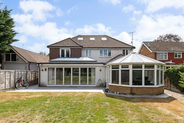 Heathfield Road, Bushey, WD23