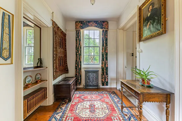 Wanborough Hill, Guildford, GU3