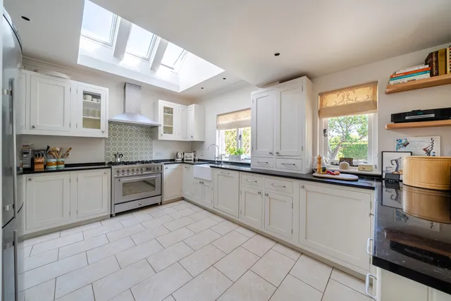 Raleigh Drive, Claygate, KT10