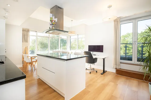 Blagrove Road, Teddington, TW11