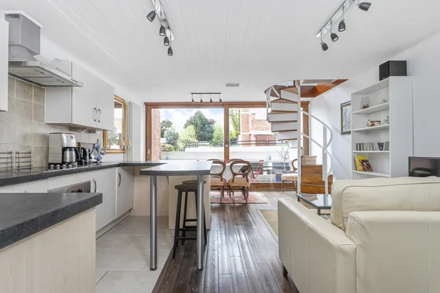 Southwood Lawn Road, London, N6