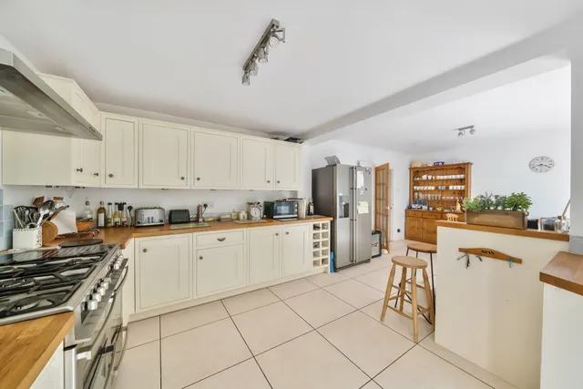 Stoatley Rise, Haslemere, GU27