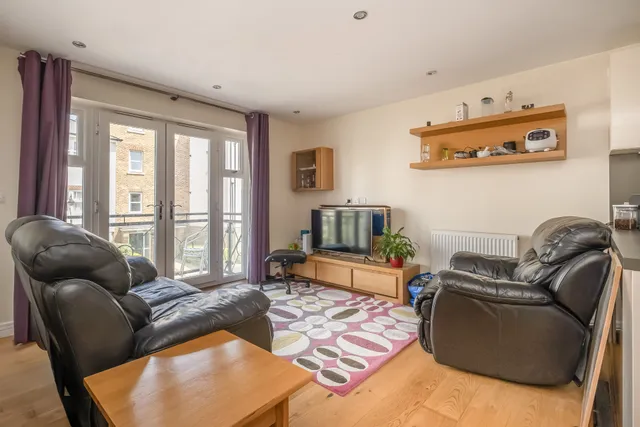 Holford Way, London, SW15
